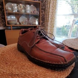 SM Steve Madden brown lace-up, size 9, casual